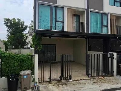 3-Story Corner Home Altitude Kraf Bangna