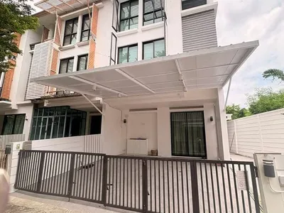 Areeya Mandarina 3 Storey Townhome